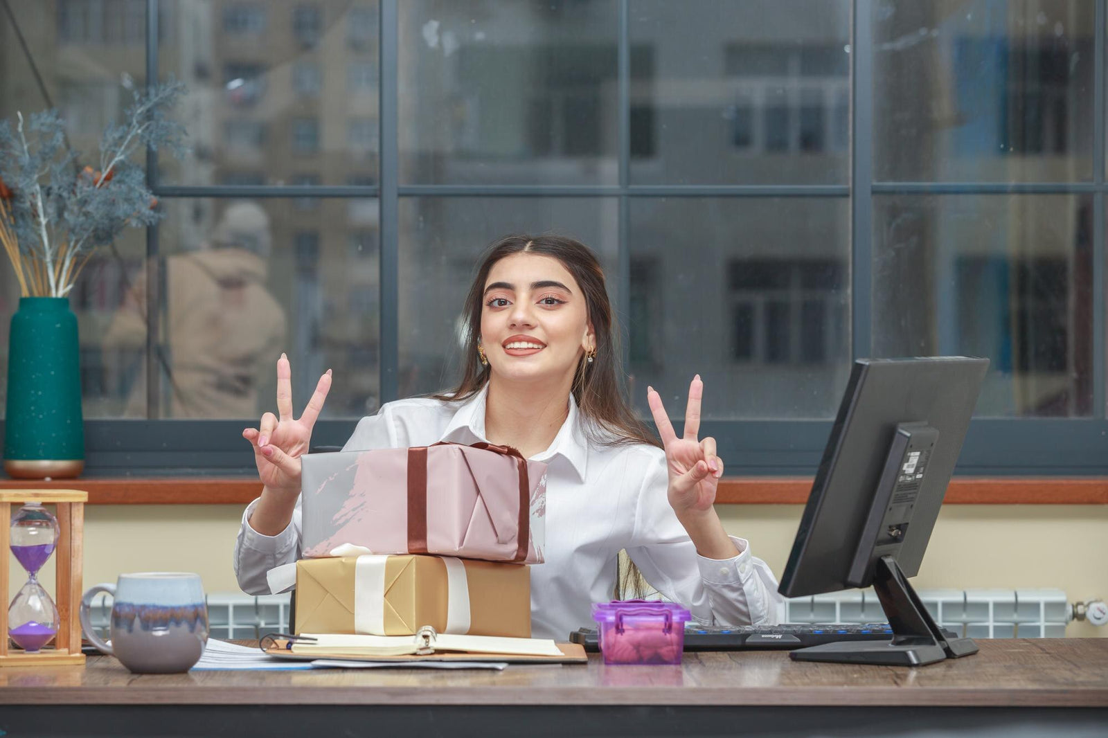 Office Employee Gift - Victory Sign